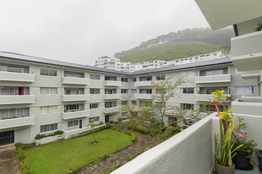 To Let 2 Bedroom Property for Rent in Sea Point Western Cape